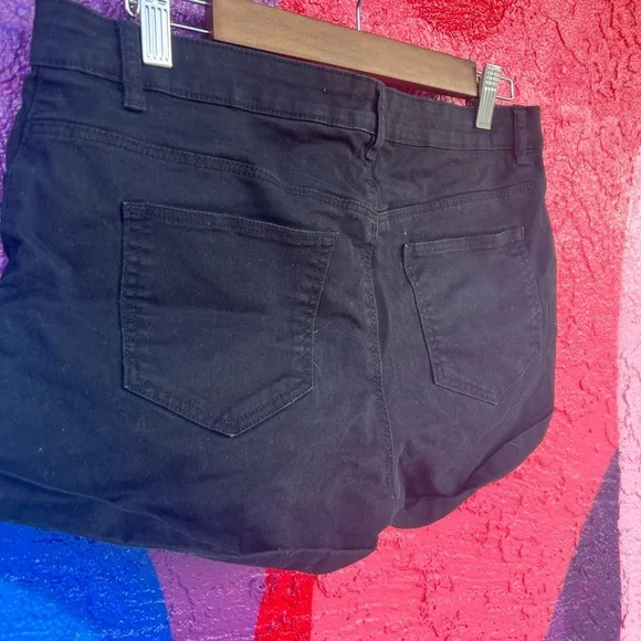 H&M shorts black size 10 - Picture 4 of 4